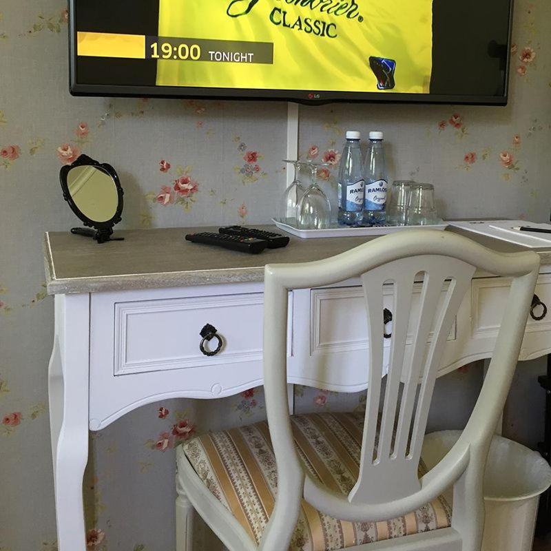 Herrgards Hotell Gyllene Haesten ベステルビーク エクステリア 写真