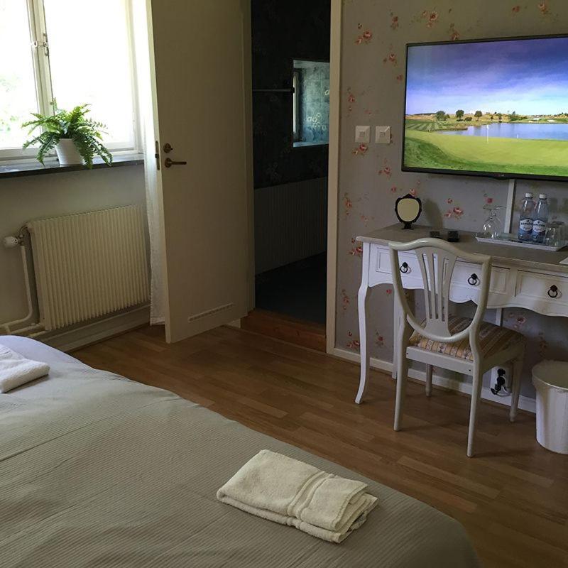 Herrgards Hotell Gyllene Haesten ベステルビーク エクステリア 写真