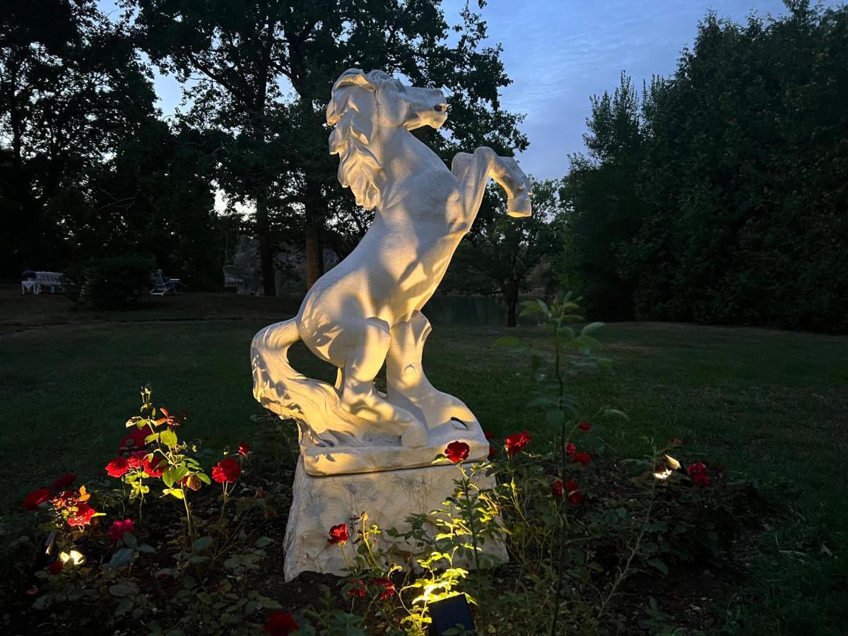 Herrgards Hotell Gyllene Haesten ベステルビーク エクステリア 写真