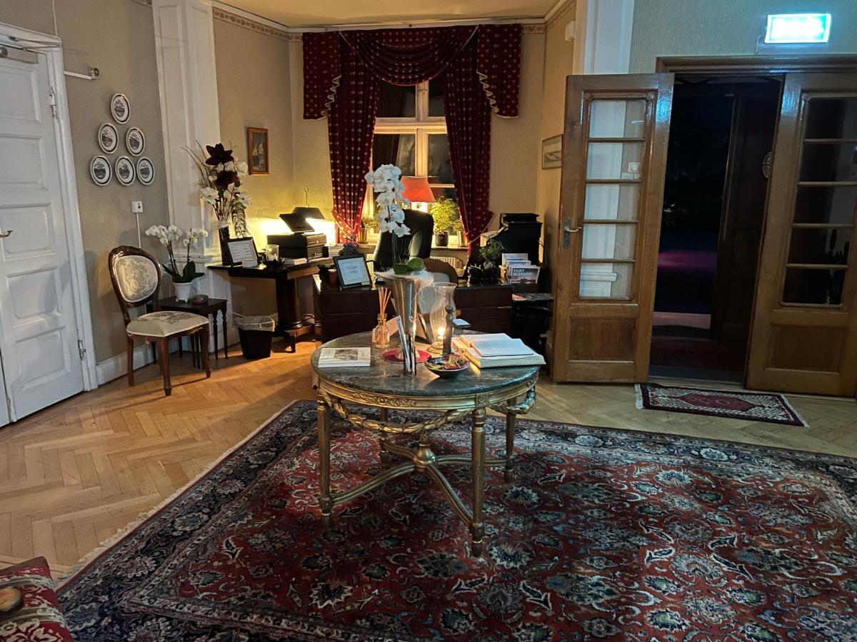 Herrgards Hotell Gyllene Haesten ベステルビーク エクステリア 写真